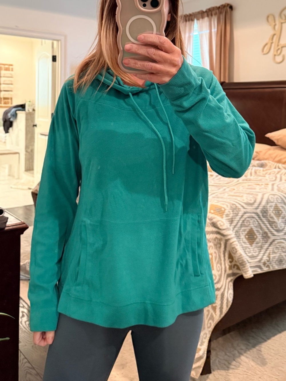 Columbia Women’s Teal Pullover Hoodie with Front Pockets